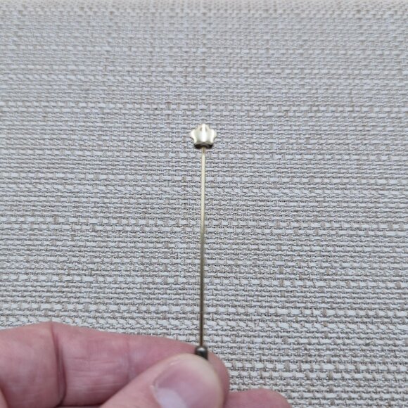Gold Tone Small Flower Pin A5253 - Picture 1 of 5